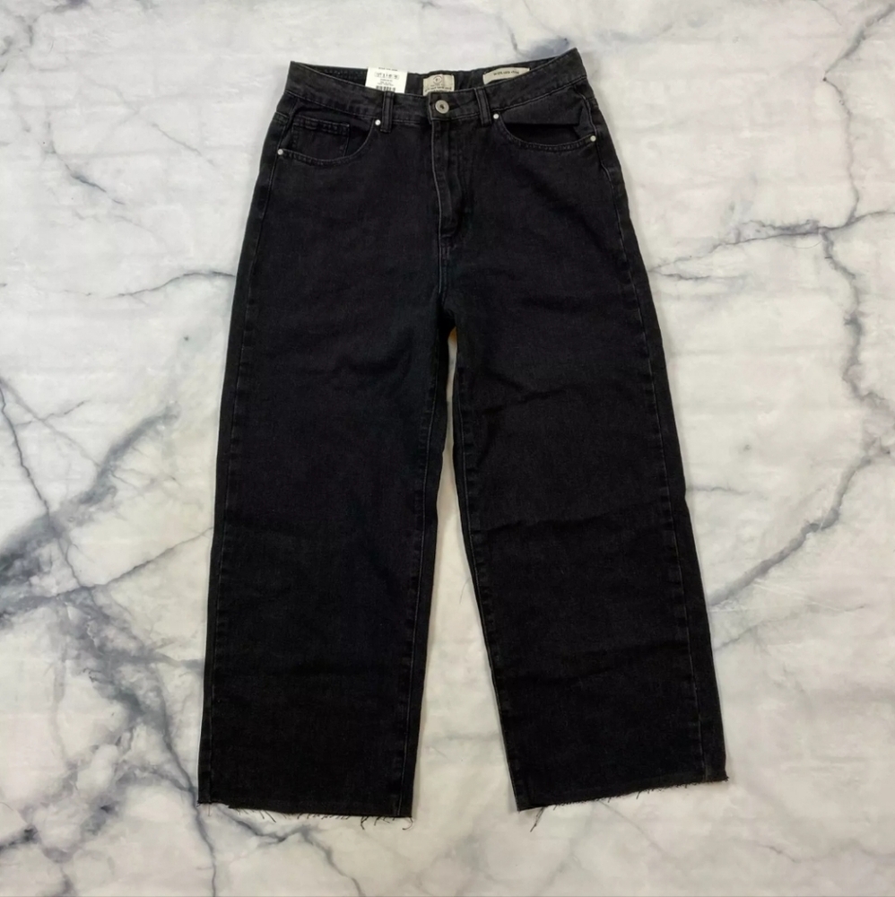 Cotton On Wide Leg Crop Jeans Raw Hem High Rise Vintage Black - Size 10 NWT